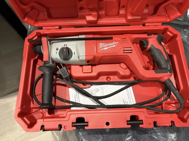 MILWAUKEE 5262-21 ROTARY HAMMER DRILL